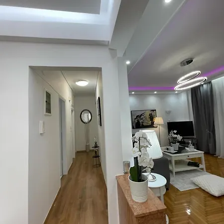 Modern In The Heart Of Athens. Apartment